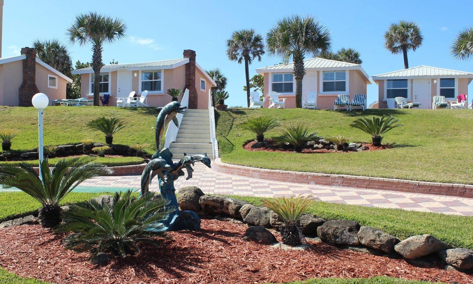 Shoreline Suites & Cabana Cottages - Beachfront Daytona Beach Exterior photo
