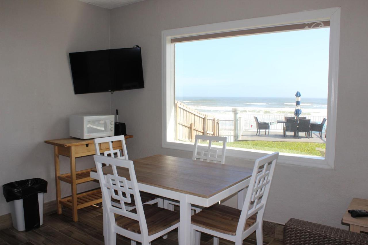 Shoreline Suites & Cabana Cottages - Beachfront Daytona Beach Room photo